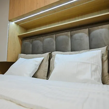 Monte Royal 아파트호텔 즐라티보