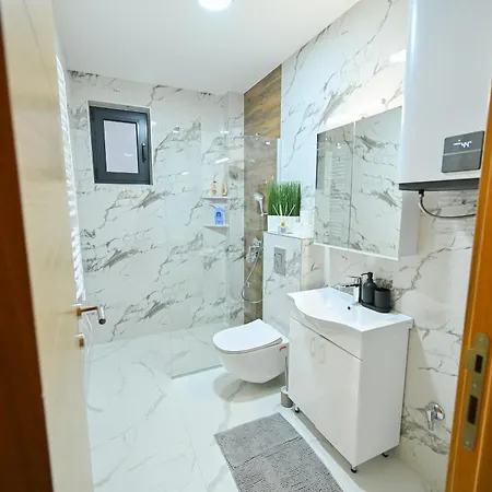 Monte Royal 아파트호텔 즐라티보